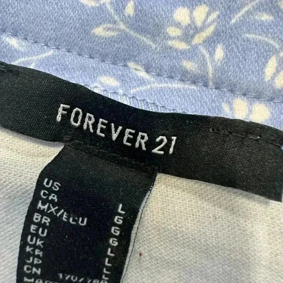 Forever 21 mini skirt periwinkle blue with white flowers button up sz L - Picture 3 of 8